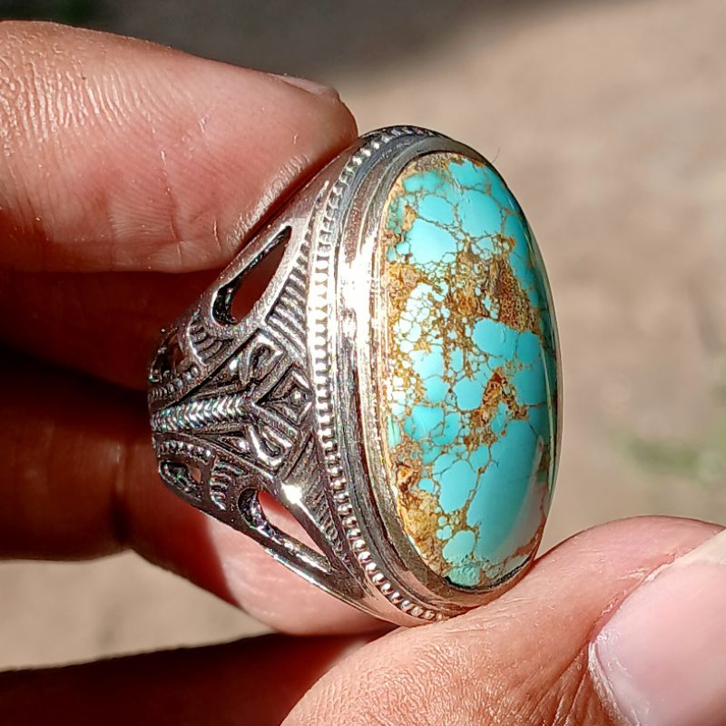 Pirus persia serat emas warna gradasi biru langit