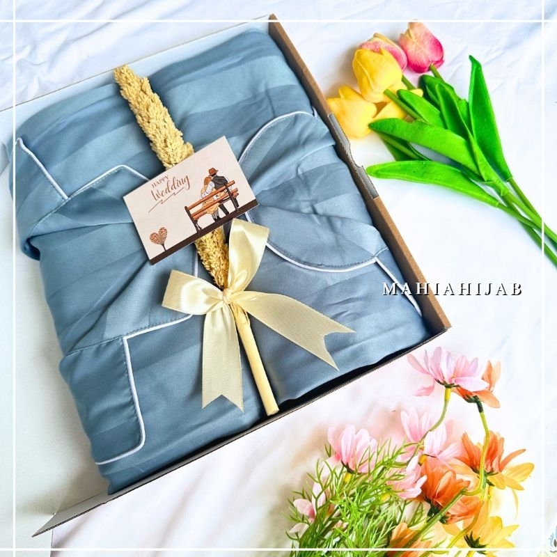 Hampers Wedding Set Piyama Satin / Set Kado Pernikahan / Baju Tidur Pasangan / Hampers Wedding Perni