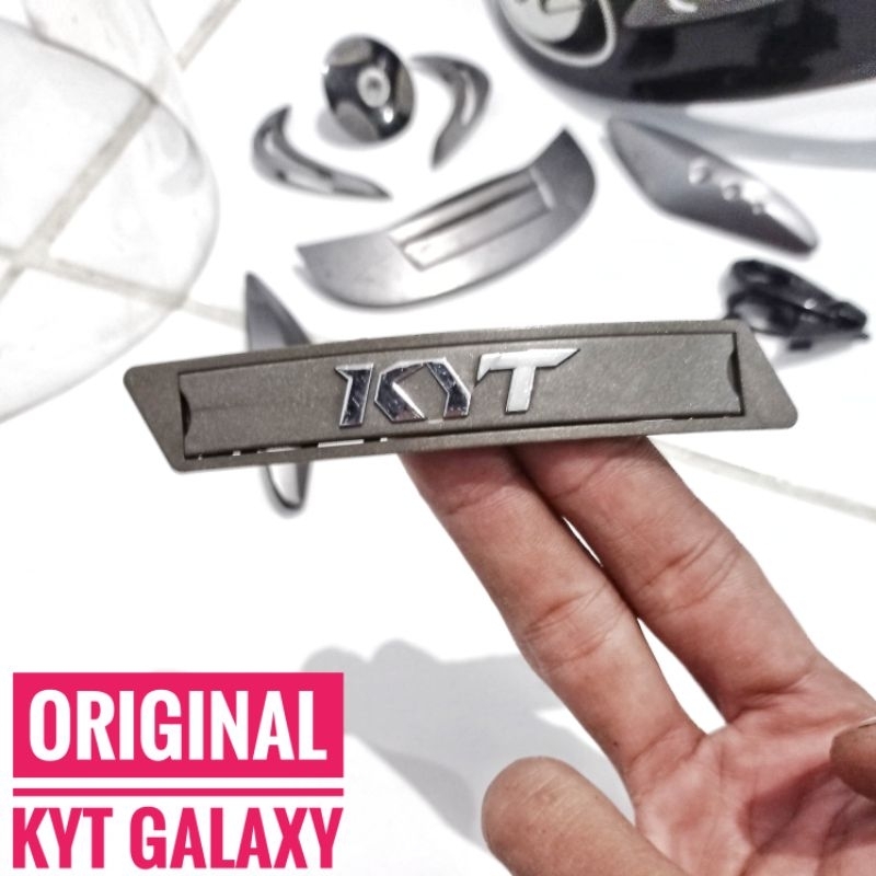 Aksesoris ventilasi Emblem tulisan KYT Helm ORIGINAL KYT Galaxy Slide Flat Bekas ORI copotan