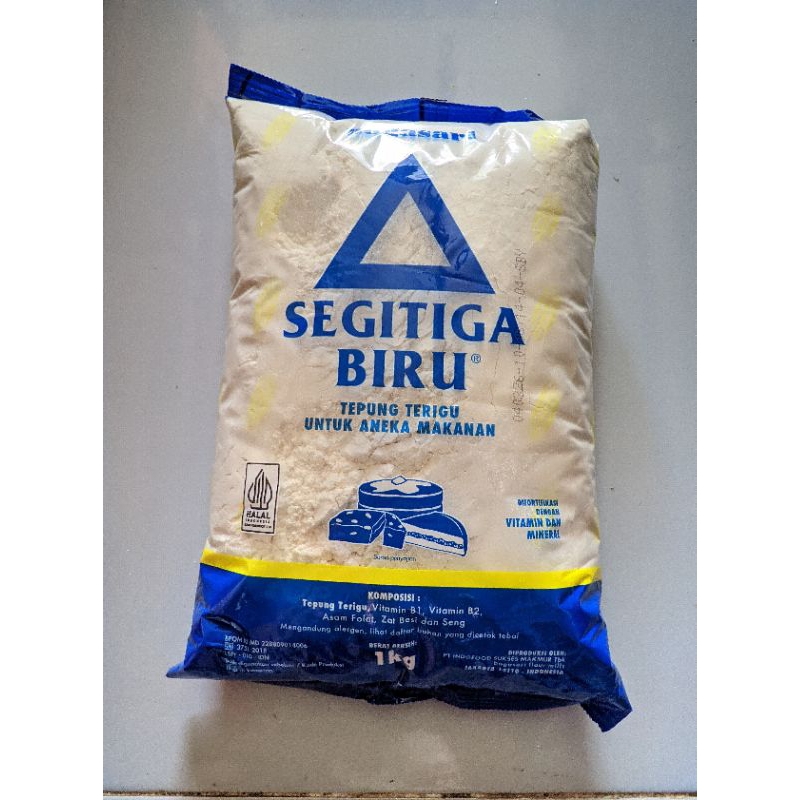

TEPUNG TERIGU SEGITIGA BIRU 1 KG BOGASARI