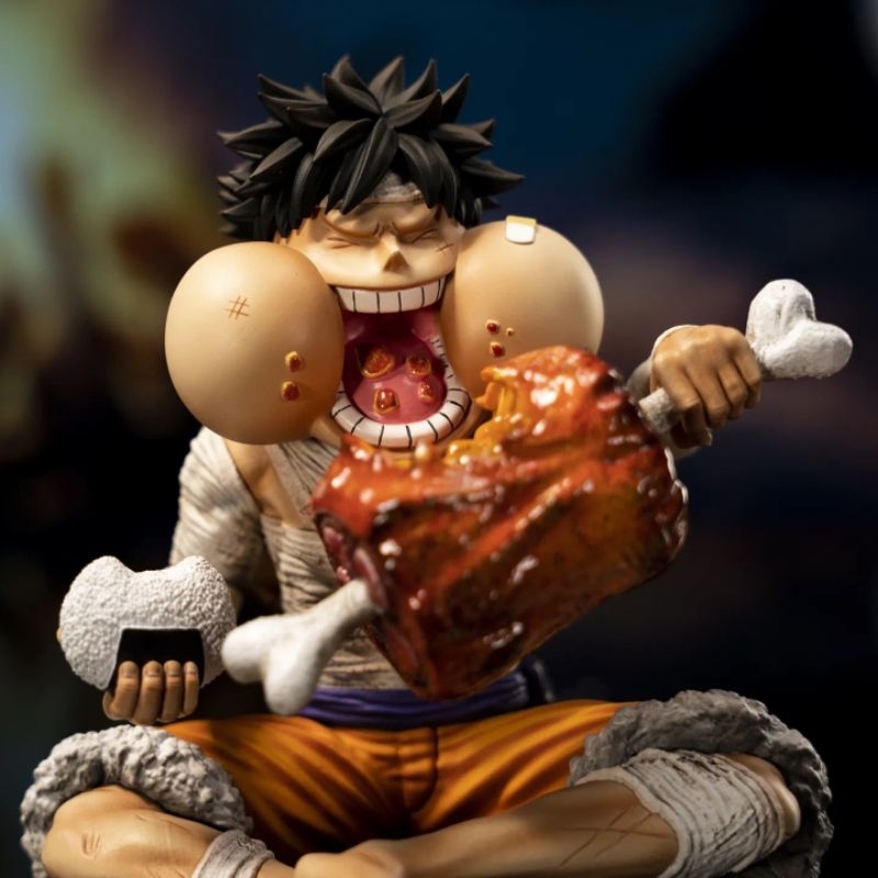 Action Figure Monkey D Luffy Duduk Makan Daging