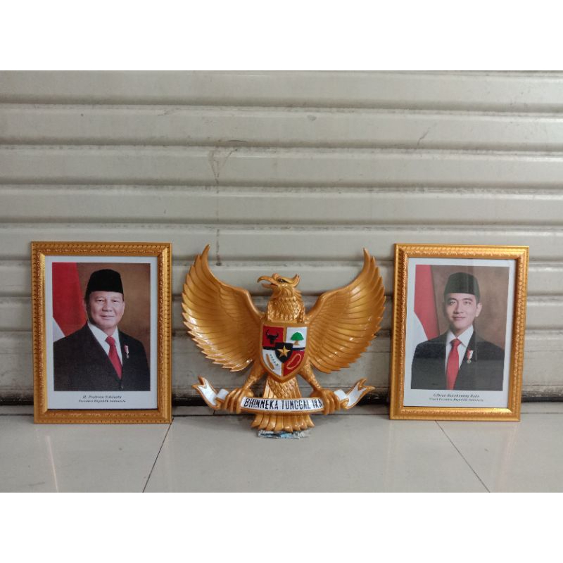 

bingkai foto priseden & wakil presiden+Garuda fiber