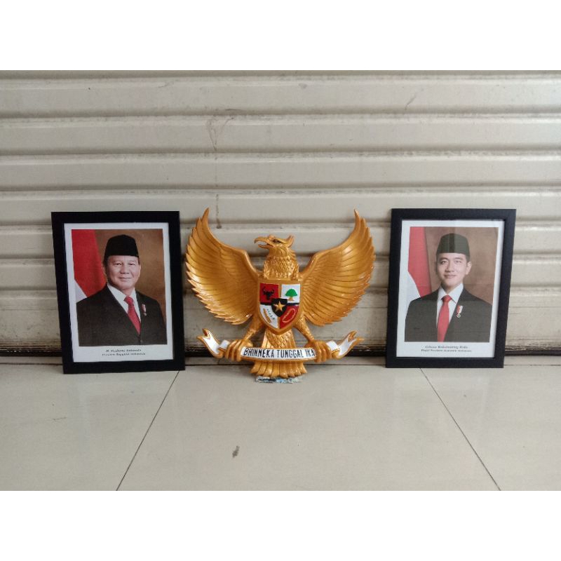 

bingkai foto priseden &wakil presiden+Garuda fiber