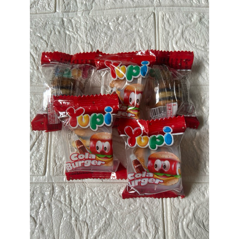 

Yupi burger rasa cola import