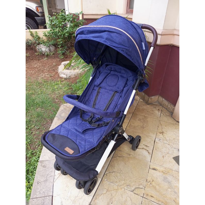 Sewa Stroller Baby Elle 352 Genius