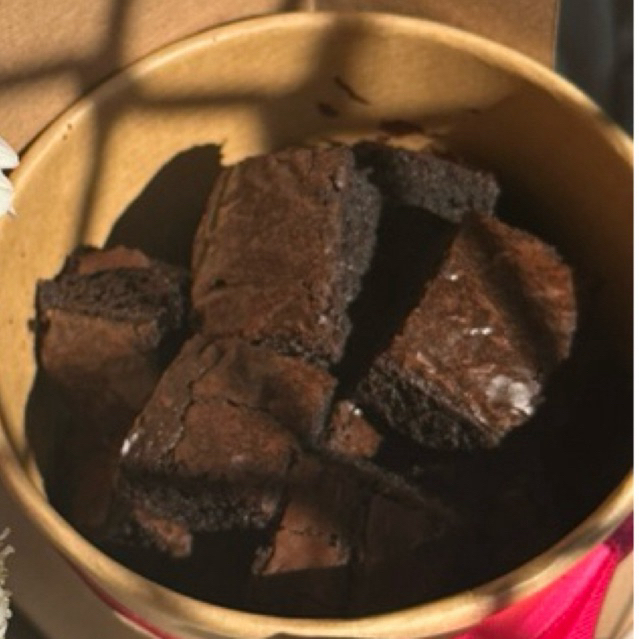 

Browns Bite | Brownies Potong Lumer Coklat Premium Fudgy Melted
