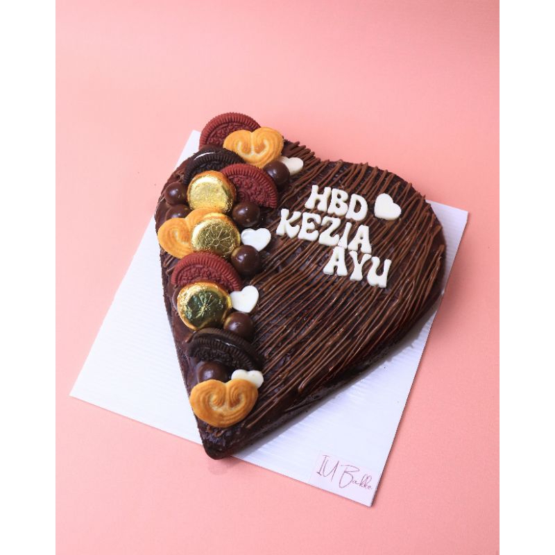 

fudgy brownies custom love 20cm