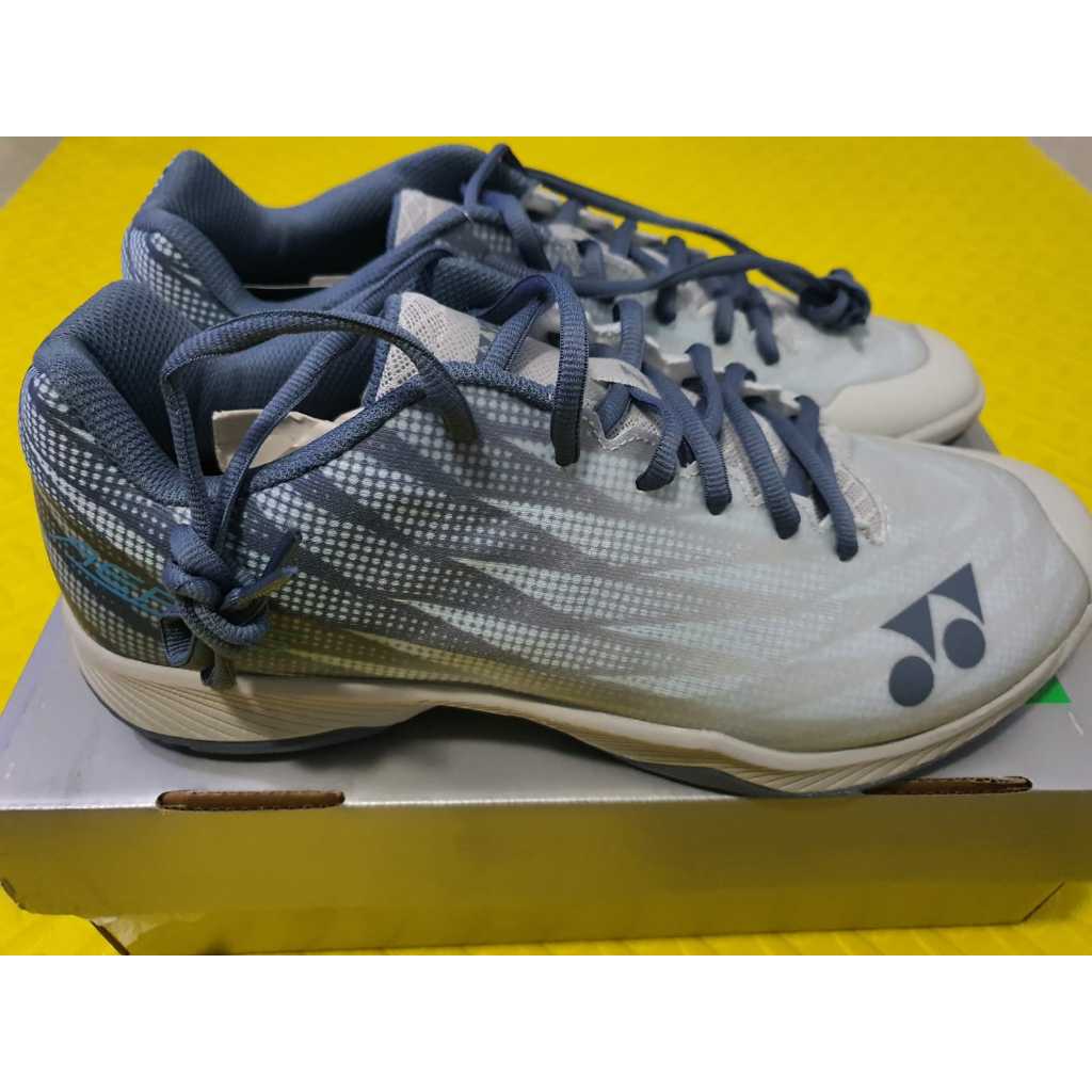 Sepatu badminton Yonex Power Cushion Aerus Z Men SHBAZ2M Ukuran 42 / 27CM JP code 100% impor dari Je