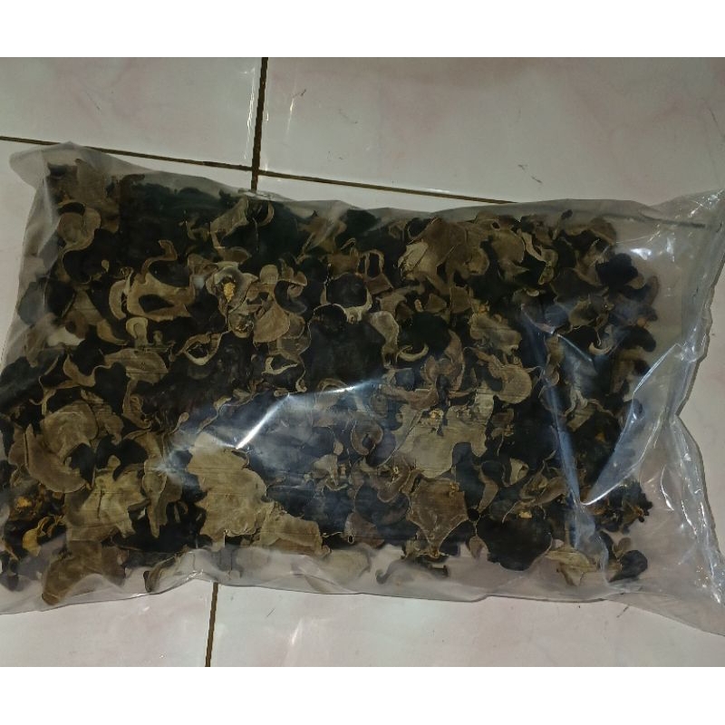 

Jamur kuping tiram kering