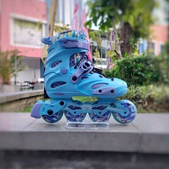 SEPATU RODA ANAK SLALOM/FREESTYLE,  MERK MX 200 SNOWBALL