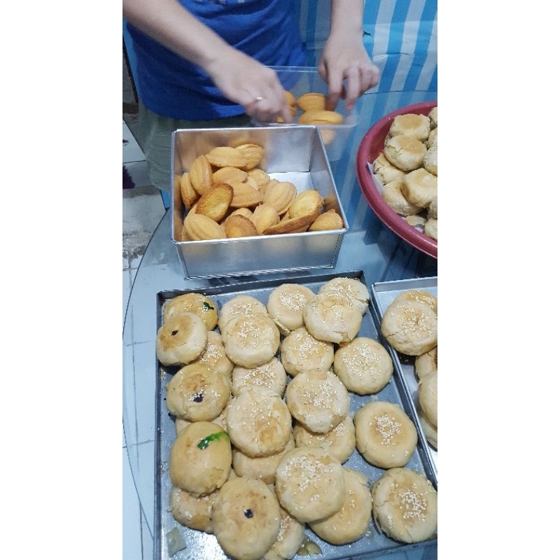 

Bakpia khas Kalimantan isi kacang ijo kupas