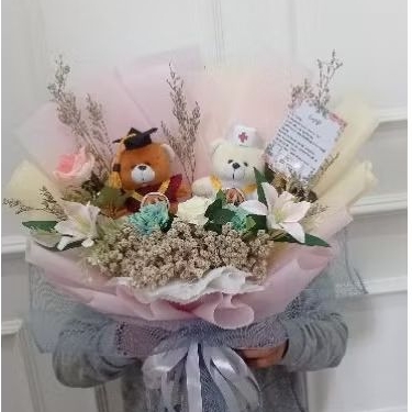 BOUQUET BONEKA COUPLE PROFESI PERAWAT / POLISI / TNI / WISUDA PREMIUM