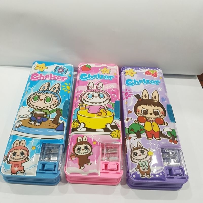 

Tempat Pensil Magnet Motif Labubu BC-782