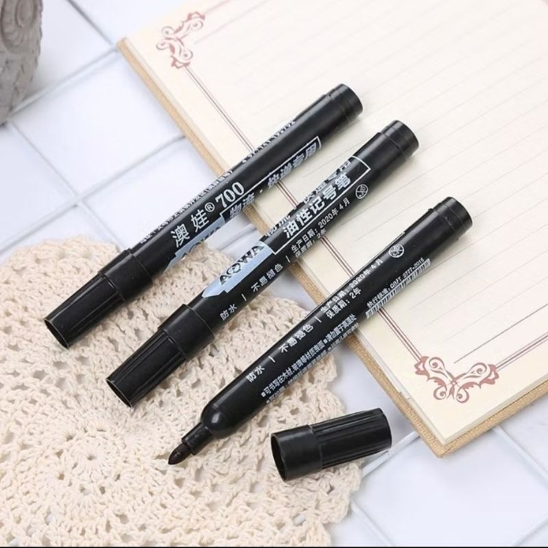 

Spidol Permanen Hitam Marker Tidak Bisa Dihapus