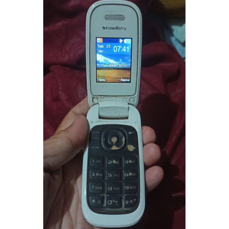 HP lipat cina merk strawberry