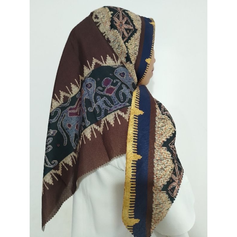 hijab segi empat tapis Lampung/hijab motif batik Lampung/hijab printing/finishing laser cutting