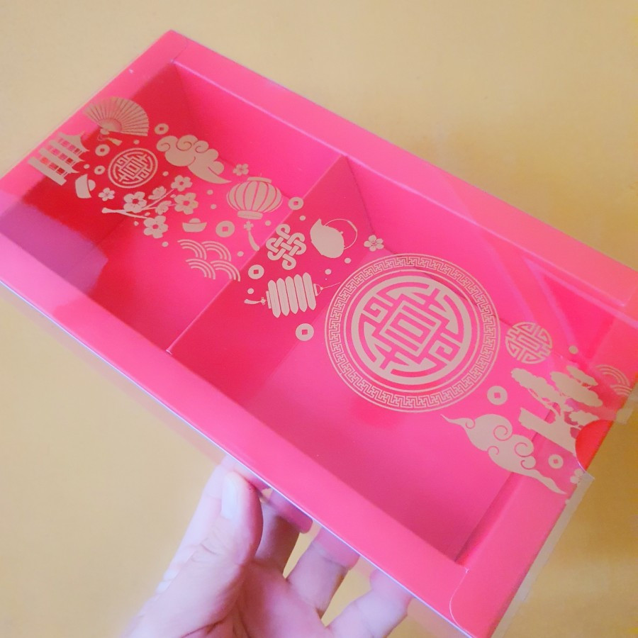 

10 pcs box mika sekat isi 2 ukuran 22x11x6cm kemasan kue eggatart warna merah cny