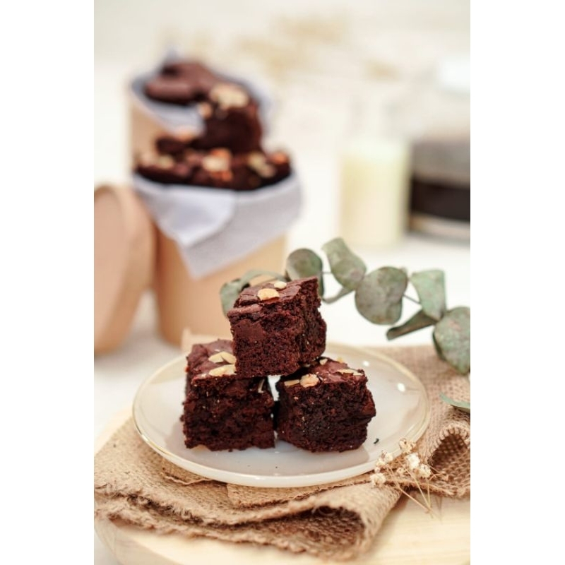 

Kenari Cup Brownie - Oui Patisserie