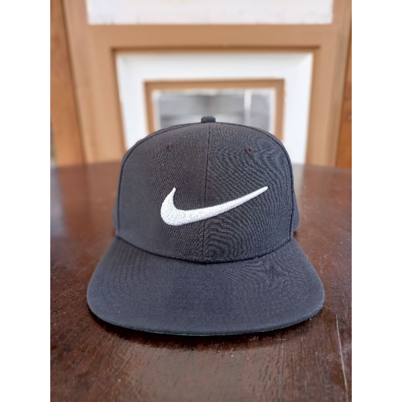 (Minus) Topi Snapback Nike Hitam