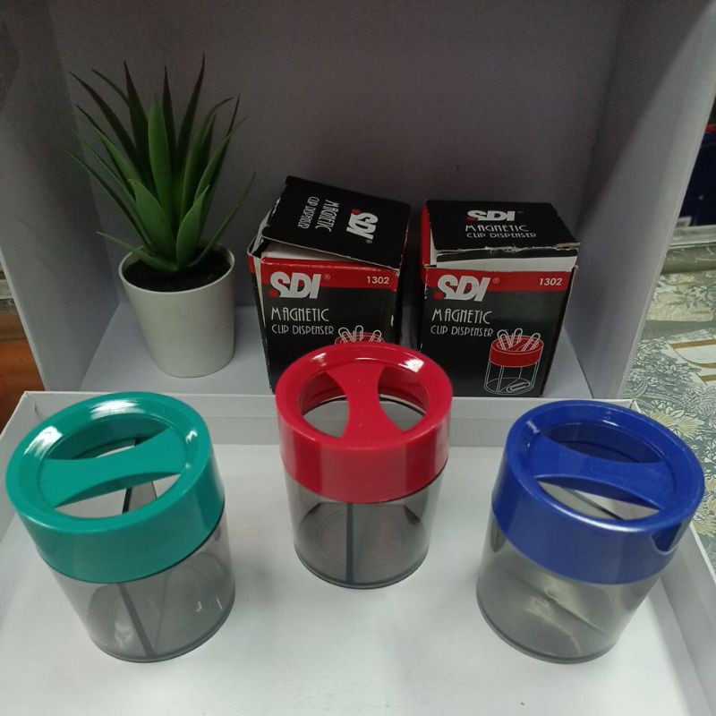 

Magnetic Clip Box / Kotak Penyimpan Paper Clip dengan Magnet