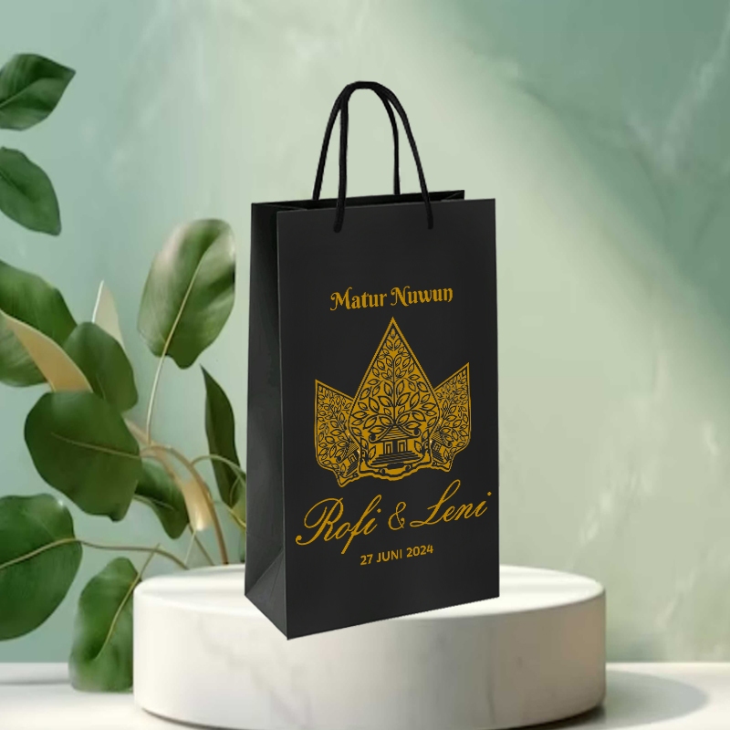 

Paperbag 15x8x25 Hitam Sablon / Paperbag Polos Hitam / Paperbag Hitam / Tas Kertas / Paperbag Sablon Custom