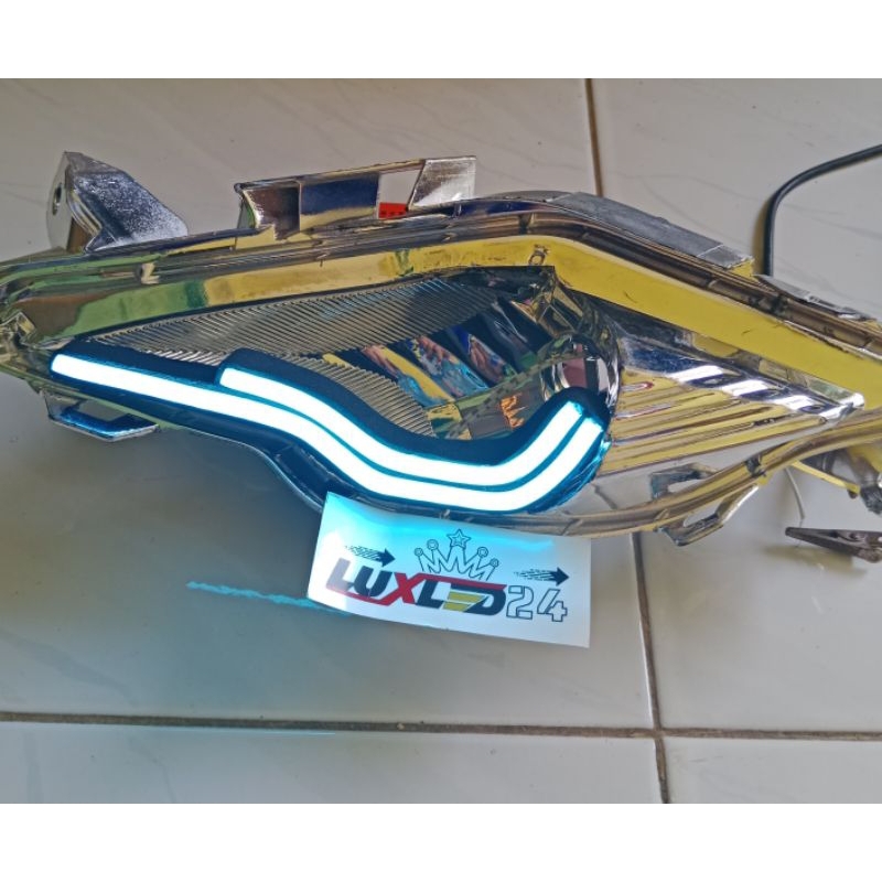 Variasi lampu depan beat deluxe warna ice blue