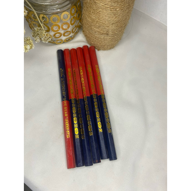 

Pensil Dua Warna Jahit