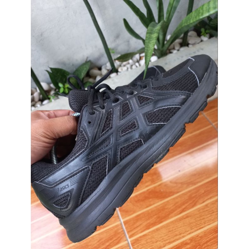 Sepatu asics fullblack hitam