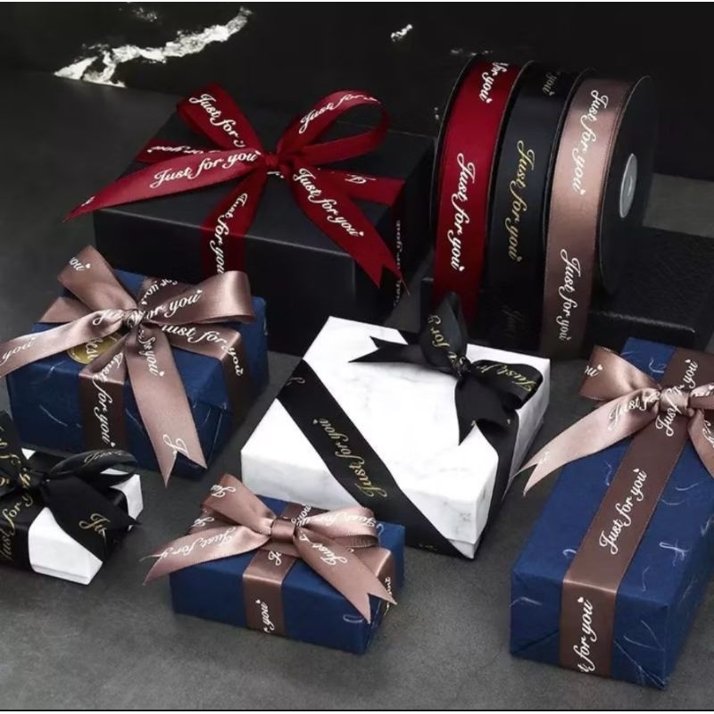 

Pita Satin Motif JUST FOR YOU 1meter x1cm Pita Kado Buket Bunga dekorasi Flower Bouquet Ribbon Import Premium