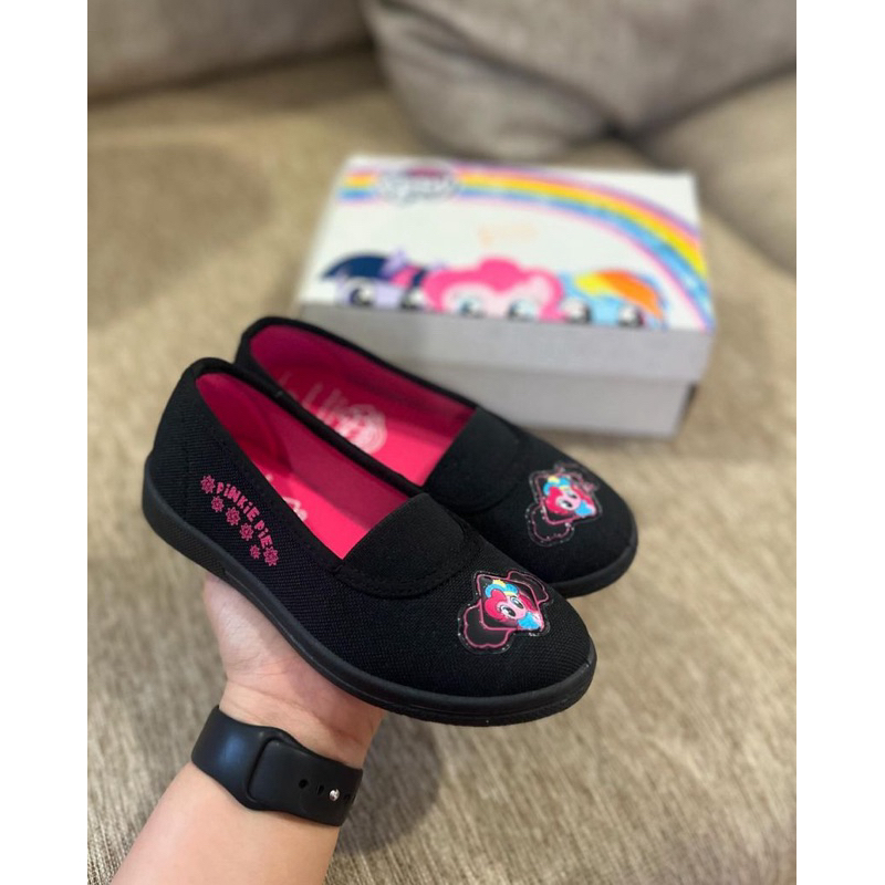 Sepatu little pony