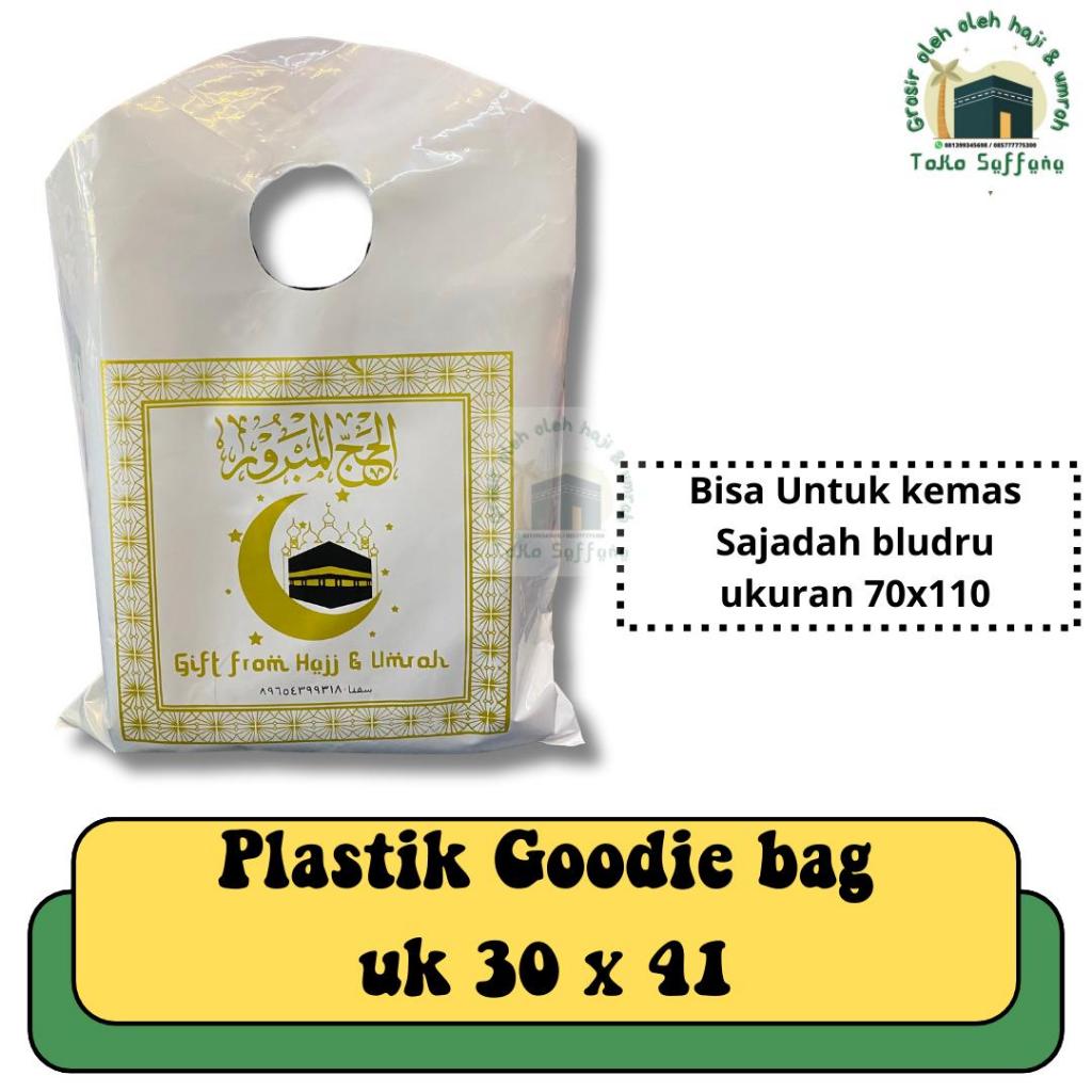 

OLEH OLEH HAJI DAN UMROH PLASTIK GIFT FROM HAJI I HAMPERS GOODIE BAG PLASTIK MOTIF NAIK HAJI DAN UMROH I TAS GOODIE BAG PLASTIK HAJI UKURAN 30X41 SEDANG