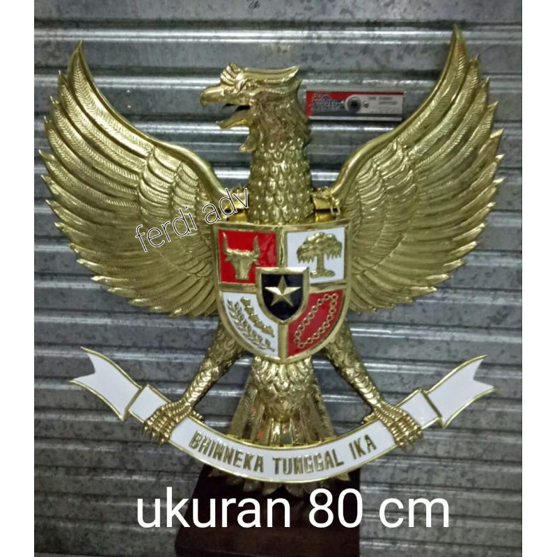 lambang patung garuda pancasila bahan kuningan ukuran 80 cm