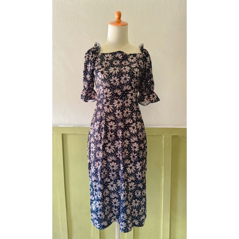 dress motif bunga lengan pendek balon