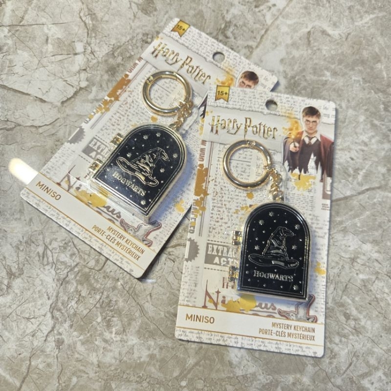 HARRY POTTER x MINISO - MYSTERY KEYCHAIN / Gantungan Kunci Hogwarts