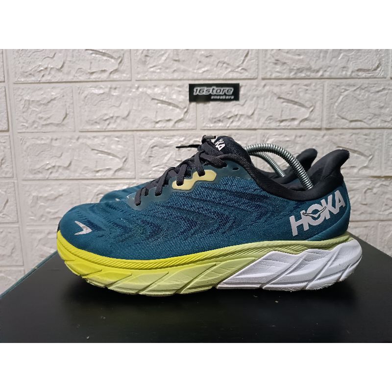 HOKA ARAHI 6 SECOND