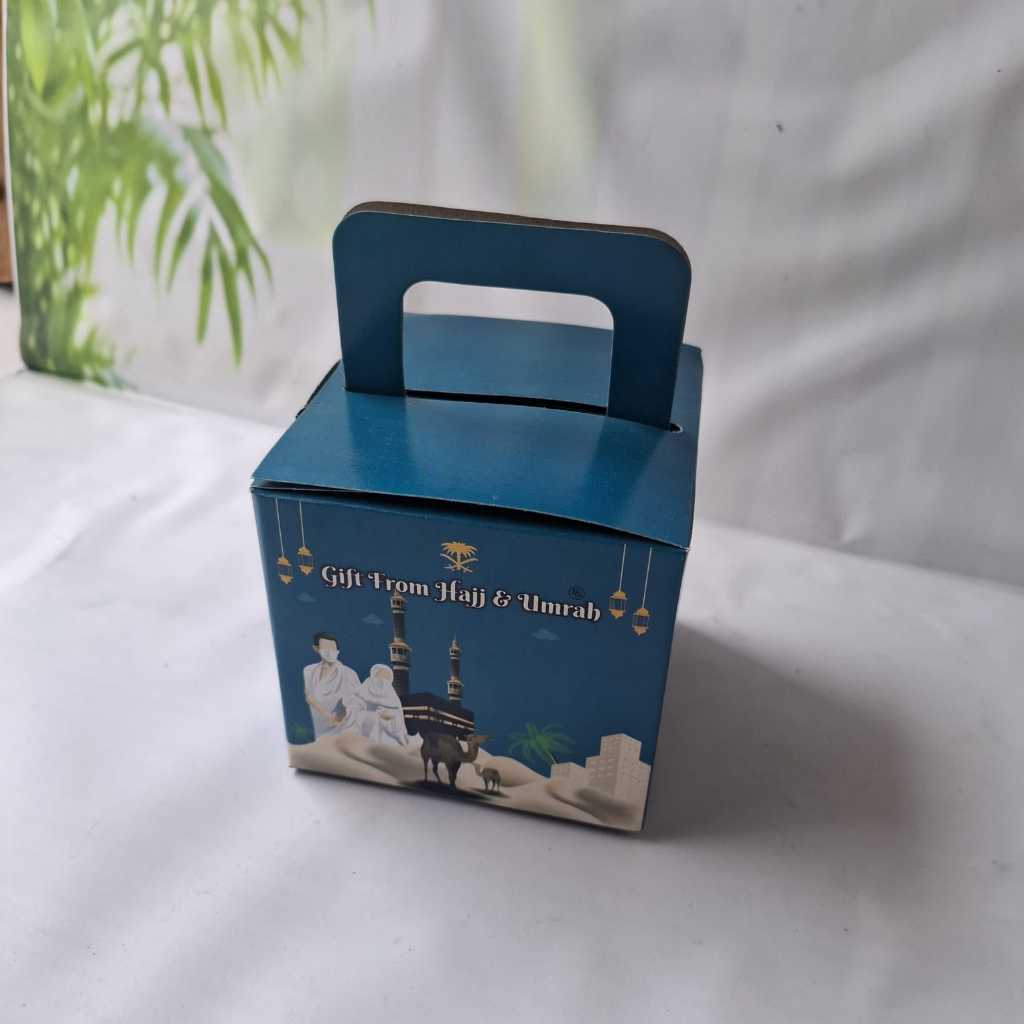 

Dus Box Kosong Souvenir Oleh Oleh Haji dan Umroh isi paket 50 pcs