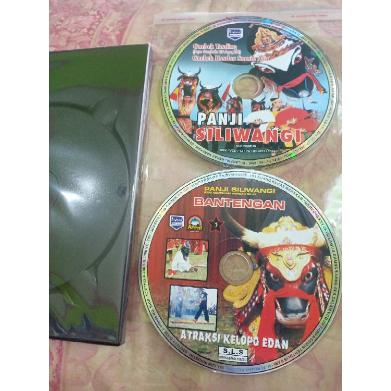 KASET VCD BANTENGAN PANJI SILIWANGI VOL 1,3 TANPA COFER BONUS BOX