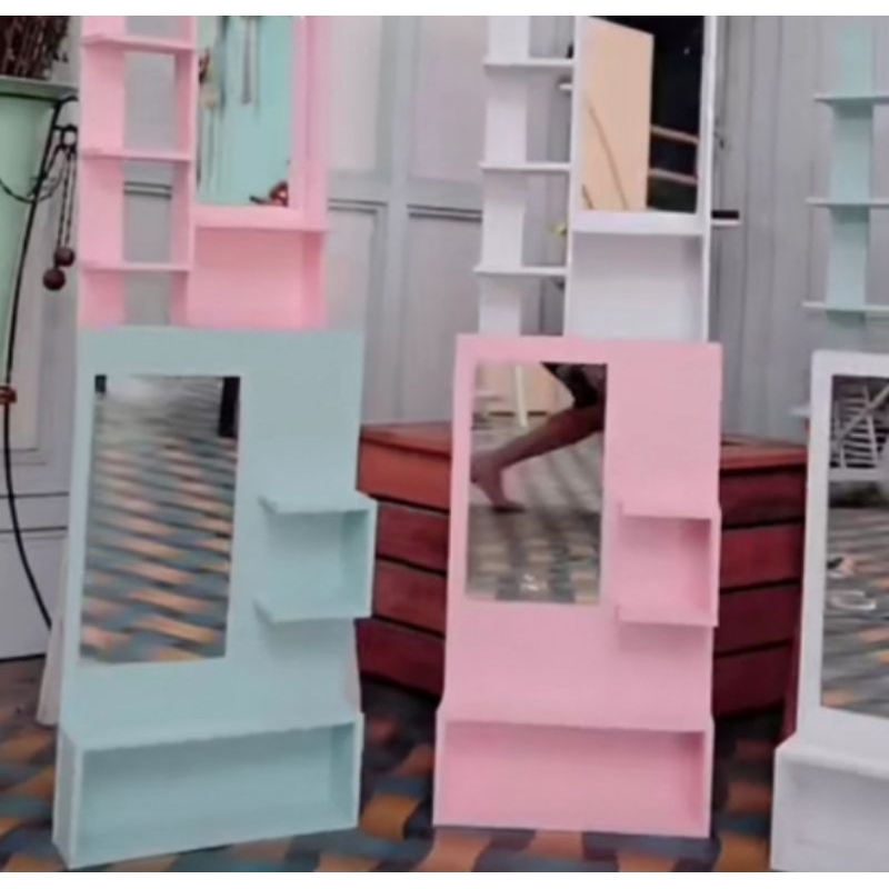 RAK KOSMETIK GANTUNG // RAK RIAS GANTUNG // RAK RIAS KOSMETIK KOKOH // MEJA RIAS GANTUNG