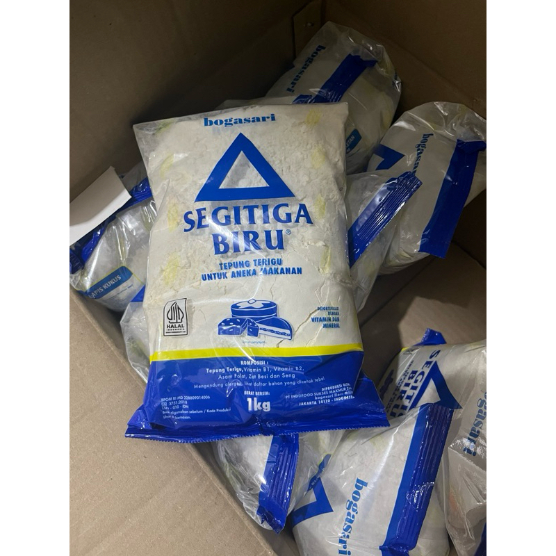 

tepung terigu segitiga biru 1kg