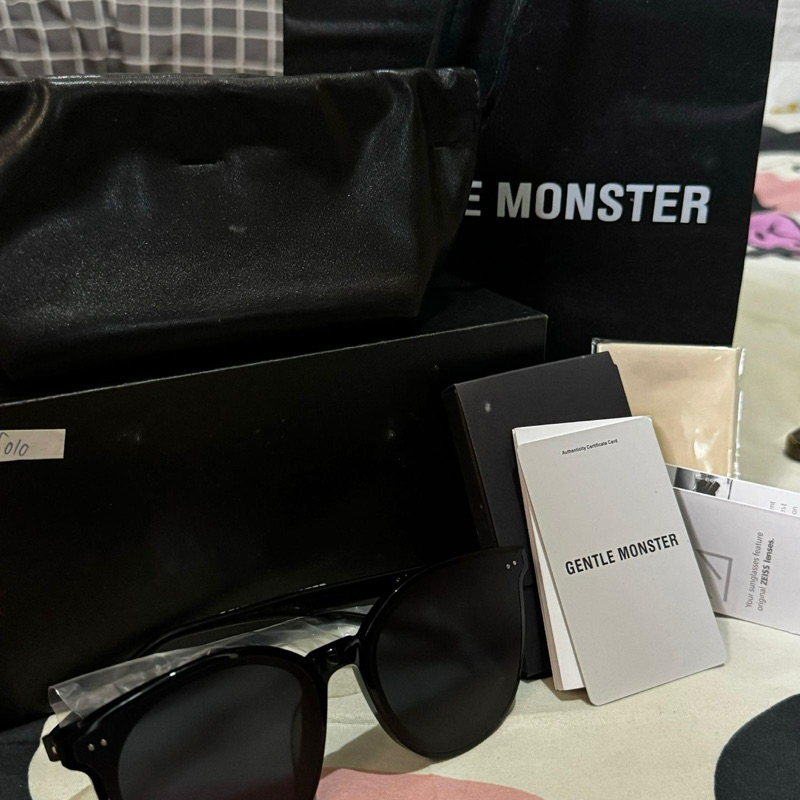 GENTLE MONSTER SOLO / BLACKPINK / SUNGLASSES / KACAMATA HITAM ORIGINAL