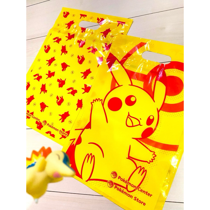 

PAPER BAG BRANDED ORI 100% POKEMON CENTER PIKACHU JAPAN SINGAPORE