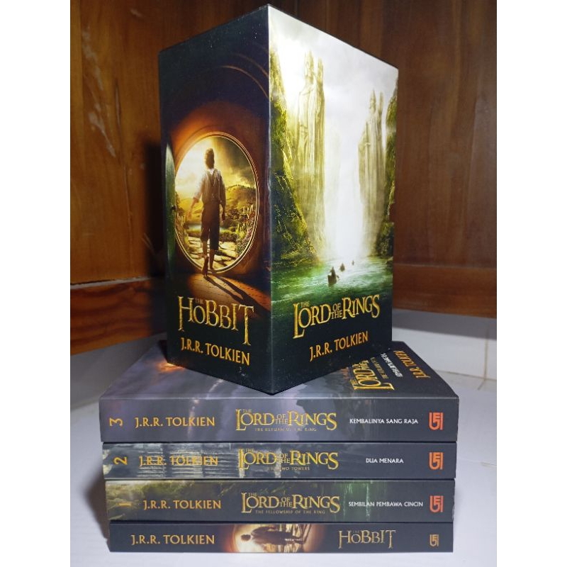 Buku Novel Fiksi Preloved Lord of the Rings - J.R.R. Tolkien Box Set