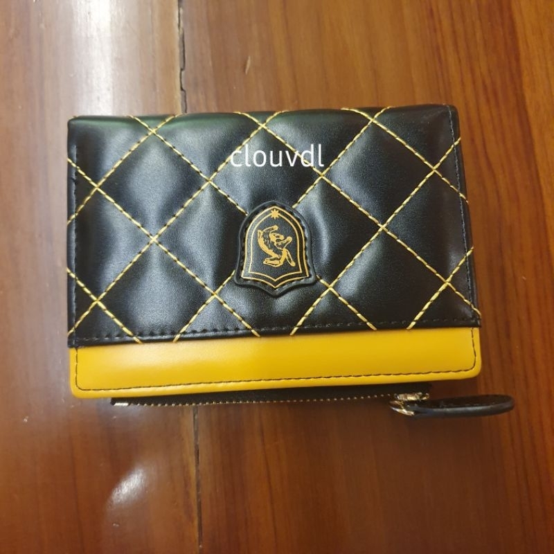 miniso x harry potter hufflepuff dompet women's bifold wallet