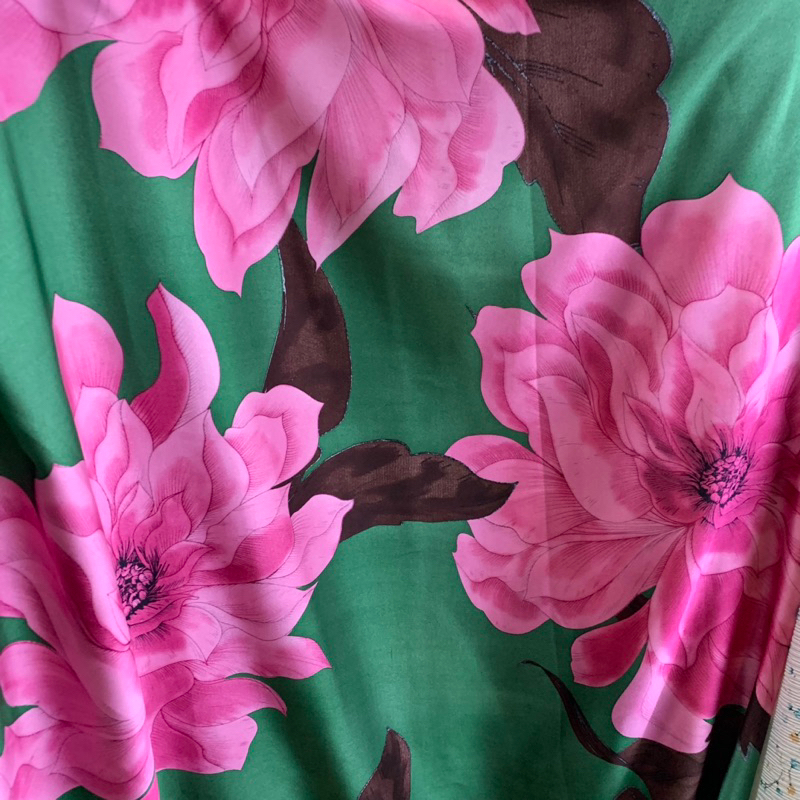 kain satin silk import - kain silk motif - kain silk premium motif - kain silk satin premium