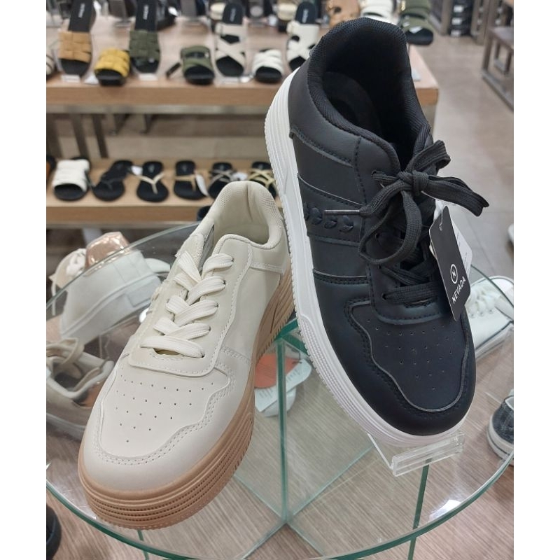 Sepatu wanita wedges bertali merk NEVADA