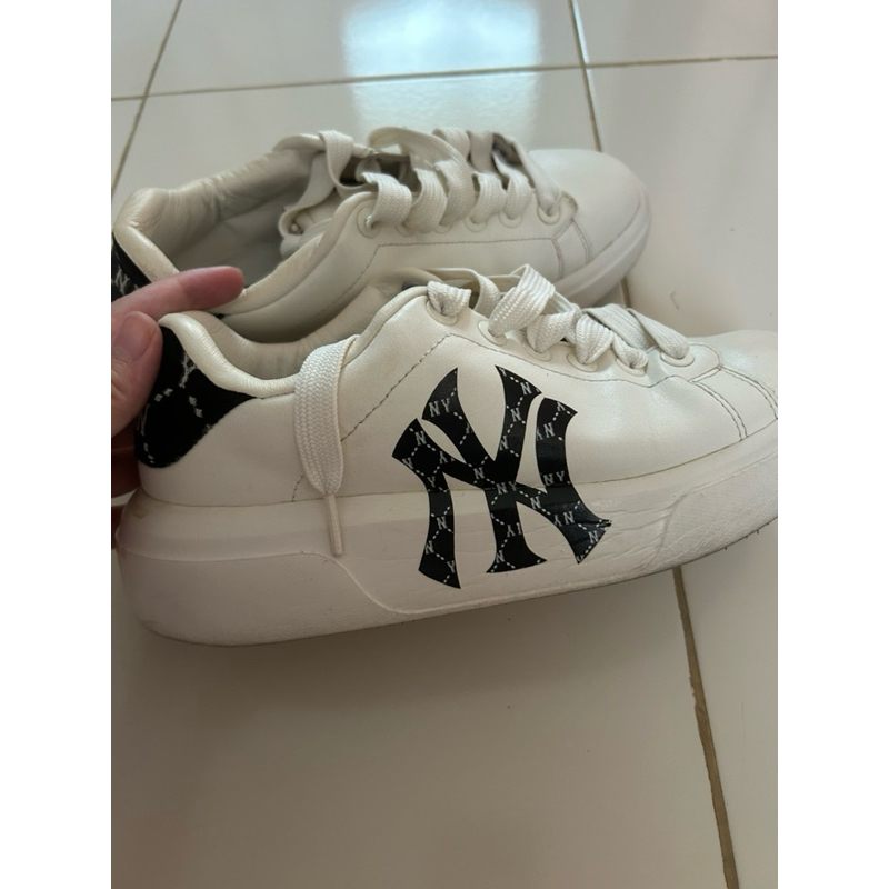 Preloved MLB shoes original 100%