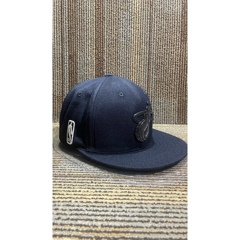 Topi hyflat miami heat logo besi second brand