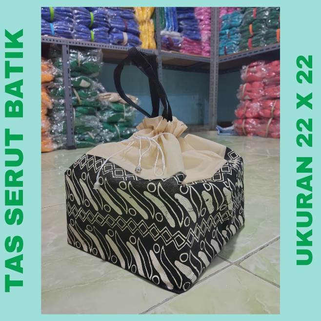 

Dijamin Sampai Tas Hajatan goodiebag serut batik uk 22 x 22 batik SMB murah