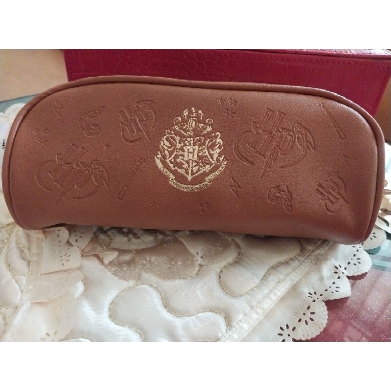 

Harry Potter Embossed Gold Stampi