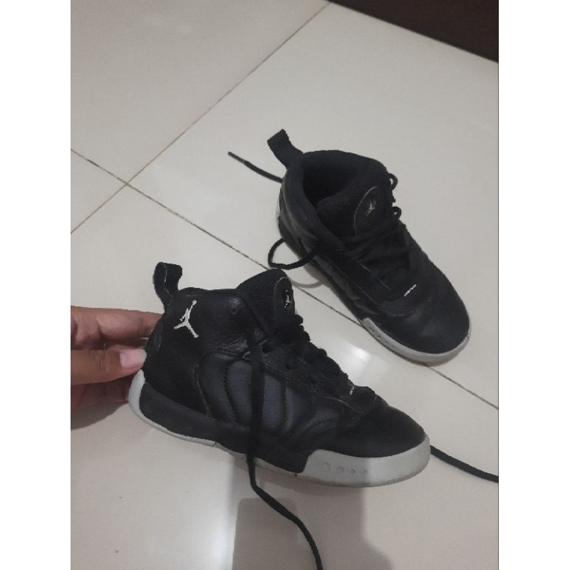 Jordan sepatu anak hitam (PL)